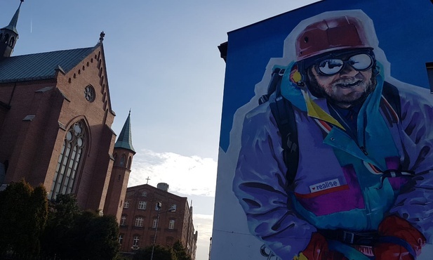Katowice. Jerzy Kukuczka ma swój mural w Bogucicach