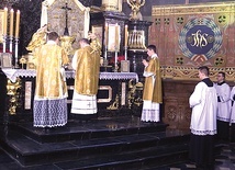 Eucharystia w sandomierskiej katedrze.