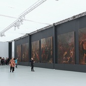 ▼	Wrocławska ekspozycja imponuje możliwościami pokazywania największych dzieł malarza.