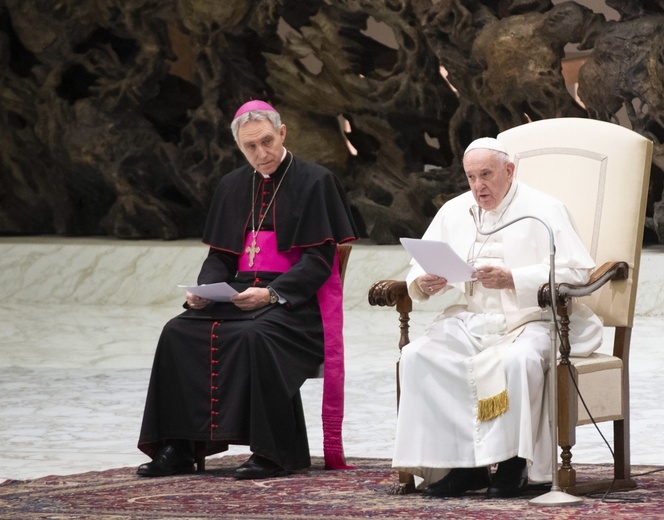 Papież: Nie można być chrześcijaninem siejąc wojnę