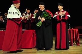 Metropolita lubelski z najwyższym odznaczeniem uniwersyteckim
