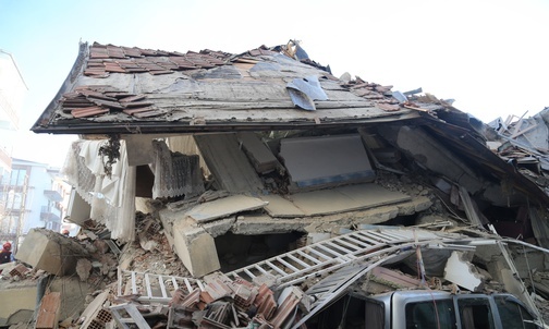 Turcja: Krwawy owoc trzęsienia ziemi
