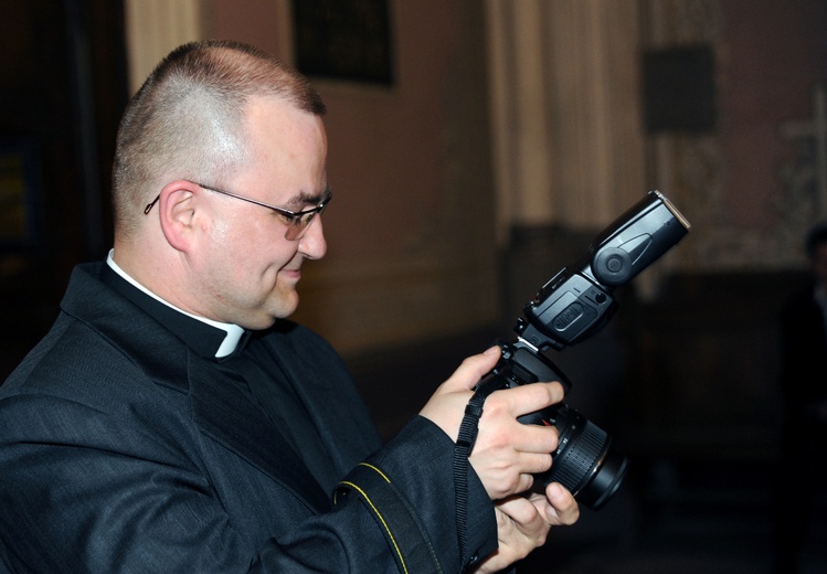 Na kurs zaprasza ks. Stanisław Piekielnik, administrator portalu diecezji radomskiej.