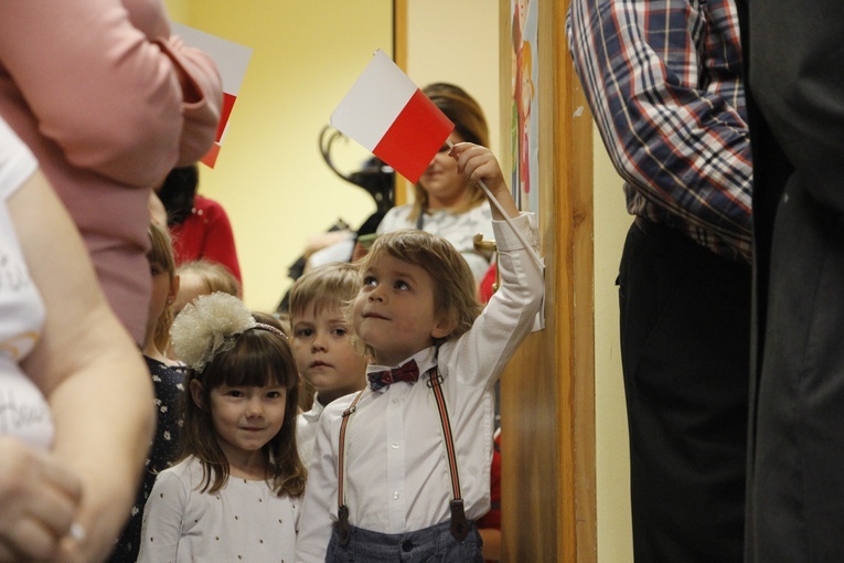 Sochaczew. Dzień Babci i Dziadka w Przedszkolu Świętych Aniołów Stróżów