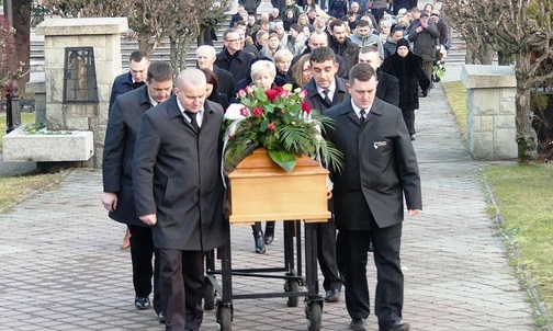 Pisarzowianie pożegnali śp. Bogdana Pudełko - swojego niestrudzonego przewodnika po szlakach św. Jana Pawła II.