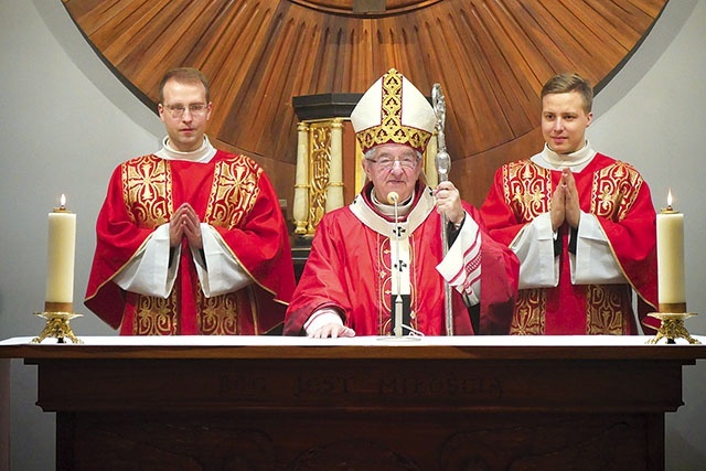 ▲	Arcybiskup przewodniczył Eucharystii w kaplicy Gdańskiego Seminarium Duchownego.