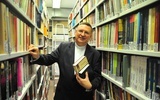 Ks. prof. Mirosław Wróbel zachęca do lektury Pisma Świętego.