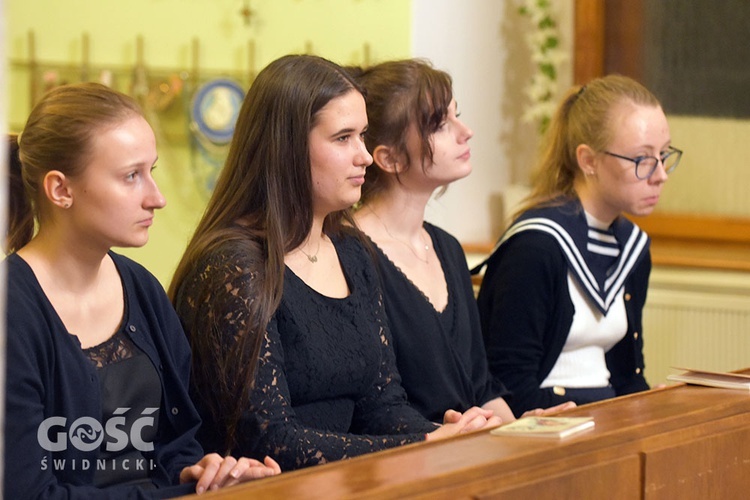 Studniówka maturzystek Liceum Sióstr Niepokalanek