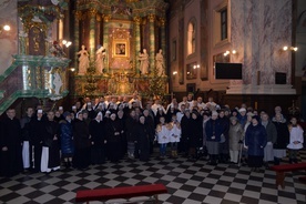 W dorocznym spotkaniu wzięło udział około 100 osób życia konsekrowanego z domów zakonnych z terenu diecezji radomskiej.