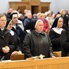 Reprezentanci i reprezentantki zgromadzeń działających w diecezji wzięli udział we Mszy św. z biskupem. 