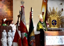 Biskup w czasie głoszenia homilii.