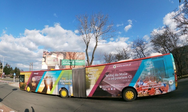 Autobus z Dobrą Nowiną już jeździ po Bielsku-Białej i Czechowicach-Dziedzicach, #ewangeliajezdzipobielsku.