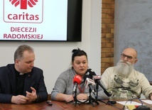 O pomocy bezdomnym opowiadali ks. Robert Kowalski, Dagmara Kornacka i Wojciech Dąbrowski.