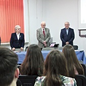W gorzowskim liceum było to pierwsze tego typu wydarzenie, ale – jak podkreśla dyrektor Mariusz Biniewski (pierwszy z prawej) – nie ostatnie.