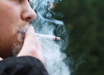 Śląskie. Przerwa na papierosa budzi coraz więcej kontrowersji