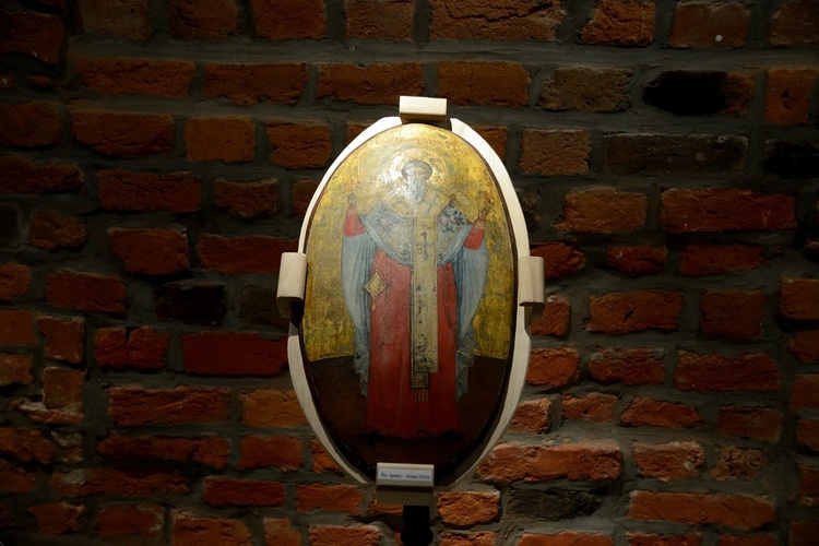 Opole. Wystawa ikon w MBP