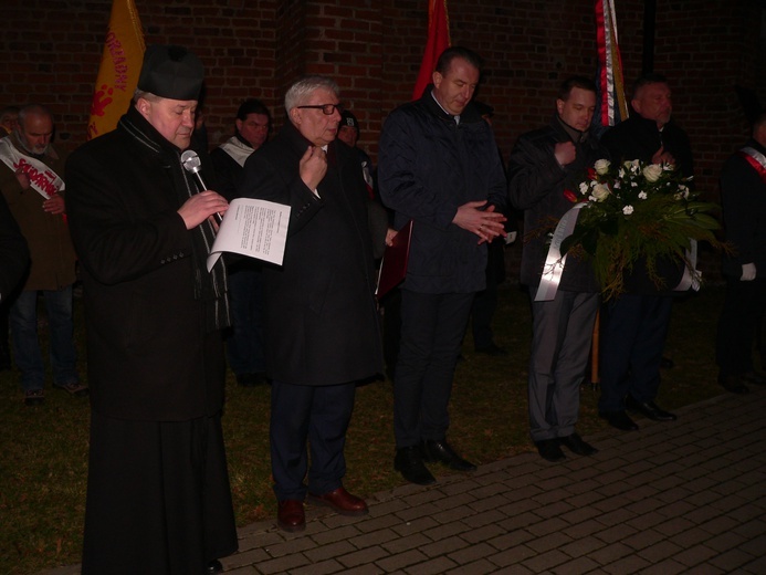 Droga Krzyżowa od lat gromadzi wiernych z diecezji łowickiej, płockiej i archidiecezji łódzkiej.