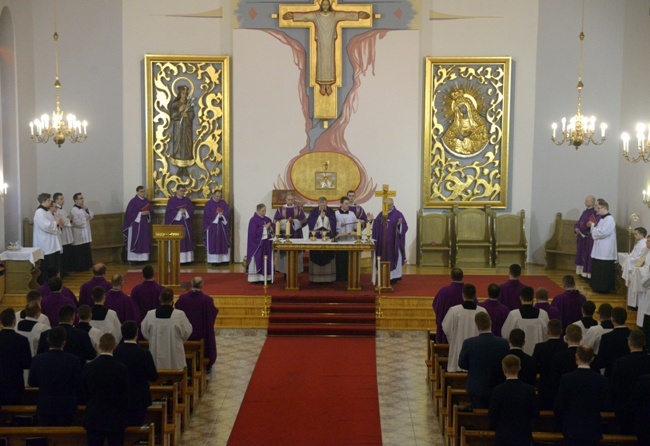 Msza św. sprawowana była w seminaryjnej kaplicy.
