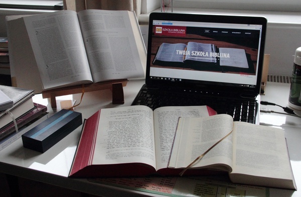 Wykłady do odsłuchania będą publikowane na stronie internetowej gdańskiej Szkoły Biblijnej.