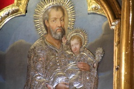 Obraz św. Józefa czczony od ponad 300 lat w bocznym ołtarzu sanktuarium w Oborach.