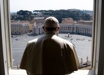 Papież modli się za osoby w trudnościach ekonomicznych