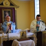 Modlitwa przed ikoną Matki Bożej w Sulisławicach 