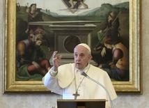 Papież przestrzega przed „wirusowym ludobójstwem” 