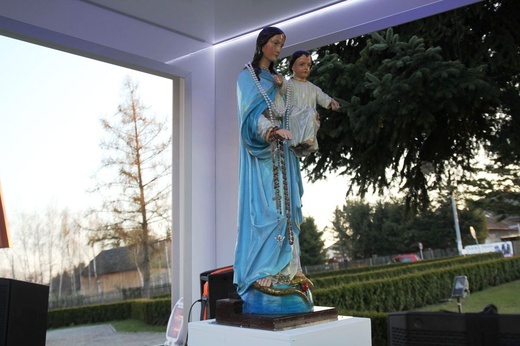 Samochodowa podróż Jezusa i Maryi w Witkowicach
