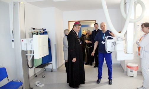 Bp Roman Pindel podczas odwiedzin Szpitala Śląskiego w Cieszynie w lutym br.