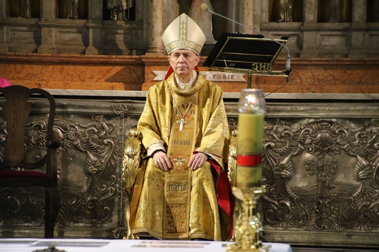 Porannej liturgii Wielkiego Czwartku w katedrze przewodniczył biskup płocki.