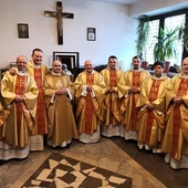 Kapłani z parafii św. Józefa w Lublinie.