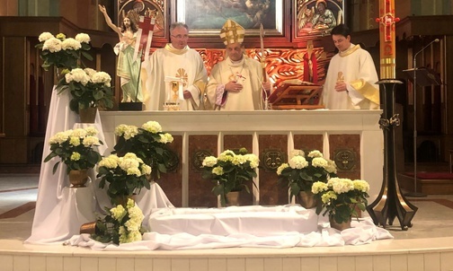 Liturgia Niedzieli Zmartwychwstania Pańskiego w bielskiej katedrze.