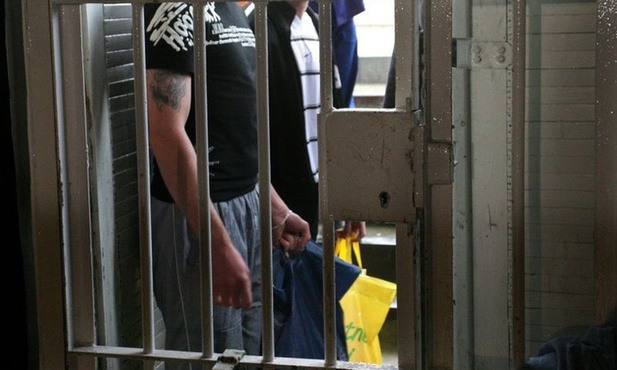 Więźniowie szyją maseczki dla DPS-ów, szpitali, hospicjów, sądów i prokuratur