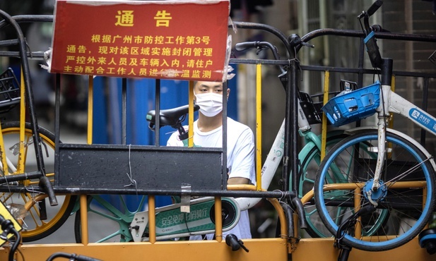 W poniedziałek 11 nowych przypadków koronawirusa w Chinach