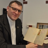 Ks. Krzysztof Kamieński jest dyrektorem Archiwum Diecezjalnego w Tarnowie.
