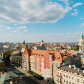 Przedłuża się remont zabytkowego budynku Zespołu Szkół Ekonomicznych im. Vetterów 