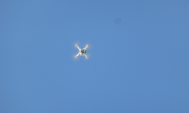 Pierwszy w Polsce lot drona z próbkami do badań na obecność SARS-CoV-2