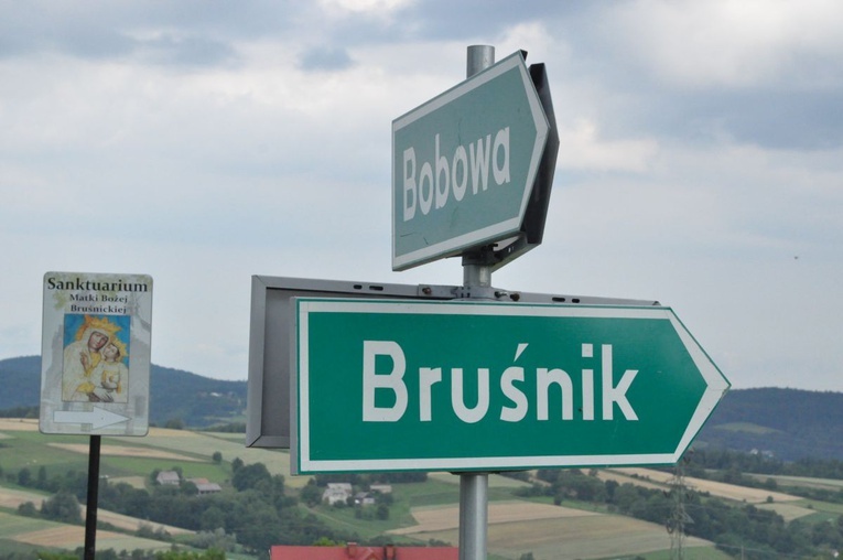 W Bruśniku jest sanktuarium maryjne.