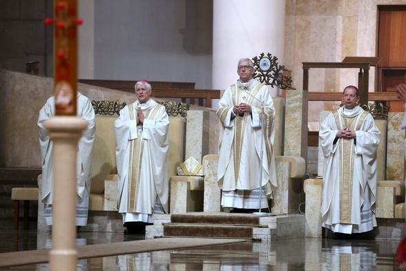 Abp Skworc: Miejscem testowania naszego patriotyzmu jest dziś szpital