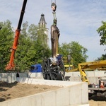 Knurów. Św. Barbara trafiła na pomnik