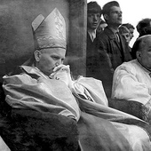 ◄	W 1967 r. abp Karol Wojtyła przewodniczył Eucharystii w Tumie.