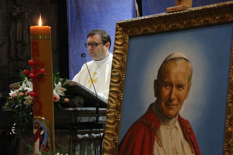 Droga Światła w 100. rocznicę św. Jana Pawła II