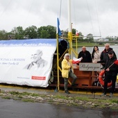 Z okazji 100. rocznicy urodzin Jana Pawła II tratwa "Pielgrzym" płynie z Krakowa do Pucka