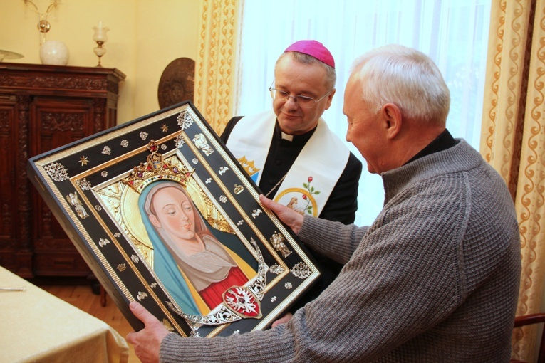 Bp Lityński ofiarował parafii w Szprotawie kopię obrazu Matki Bożej Rokitniańskiej