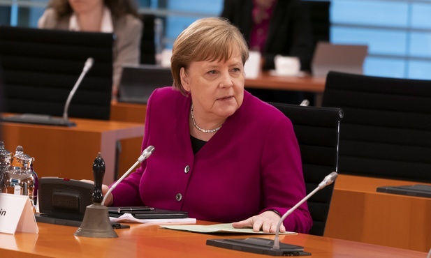 Merkel chce, by niemieckie landy odpowiadały teraz za walkę z pandemią