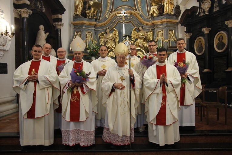 Do grona prezbiterów diecezji łowickiej dołączyło dwóch nowych księży.