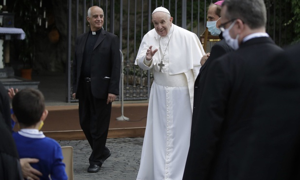 Różaniec z papieżem o ustanie pandemii i powrót nadziei