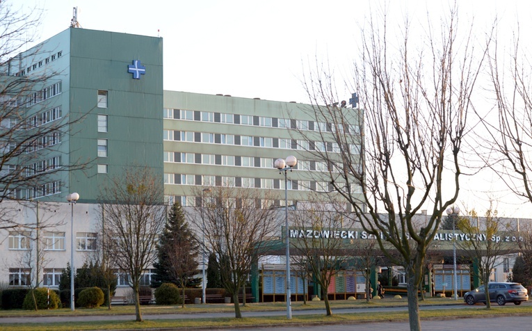 Szpital na radomskim Józefowie zmaga się z powracającymi zarażeniami COVID-19.
