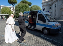 Watykan: karetka dla bezdomnych