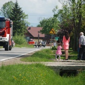 Samochodowa procesja w Miętustwie